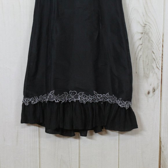 Things Of Substance Black Silk Cap Sleeve Embroidered Pleated Dress Size 8 - Picture 9 of 14